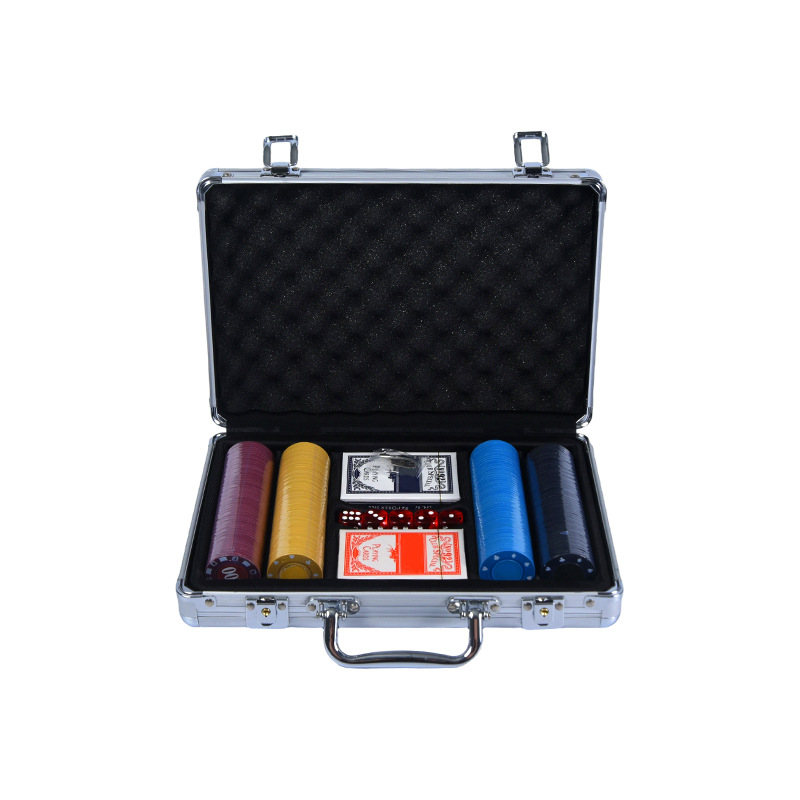 Sarung Set Cip Poker Aluminium Bertekstur Hitam dengan Aksesori