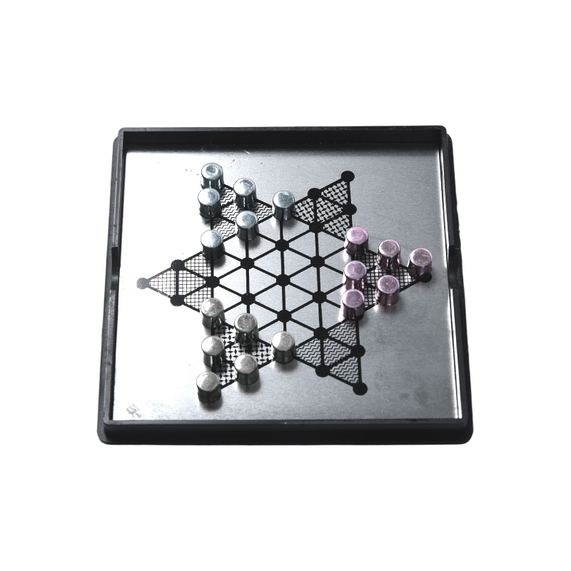 Set Catur Lompat Logam Magnet dalam Kotak Akrilik Jelas
