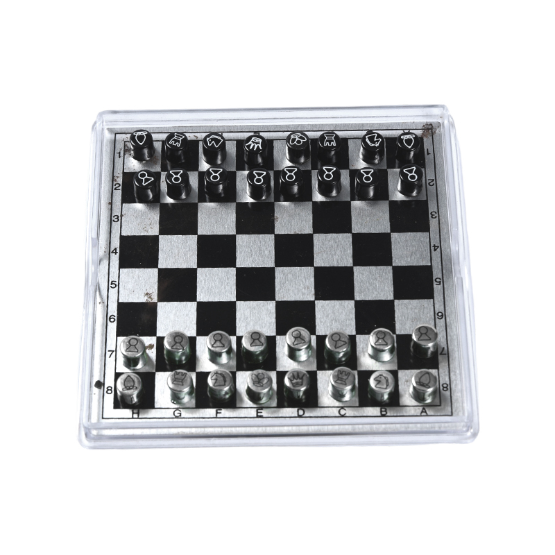 Set Catur Antarabangsa Logam Magnetik dalam Sarung Akrilik Jelas