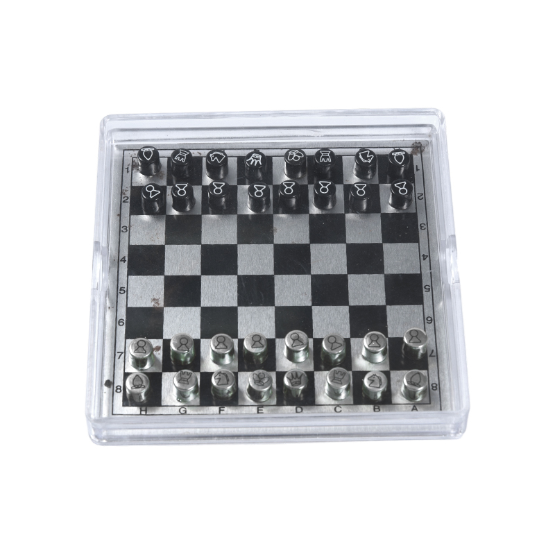 Set Catur Antarabangsa Logam Magnetik dalam Sarung Akrilik Jelas