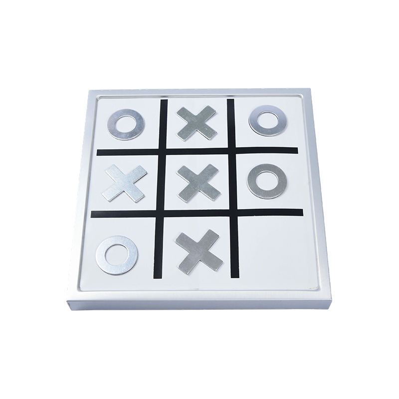 Permainan Tic-Tac-Toe Logam Moden Edisi Desktop
